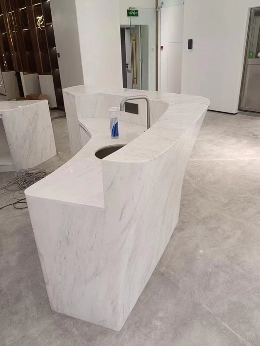 Curved vs Straight Reception Desk: Which Layout Fits Your Space?